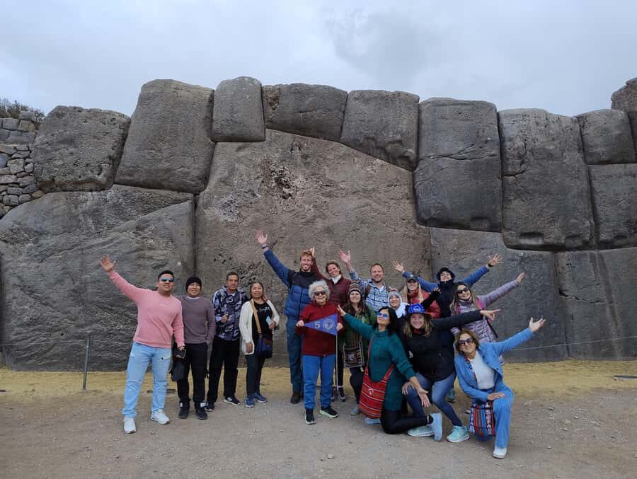 Cuzco : Excursion City Tour in Cusco, Sacsayhuaman and Tambomachay - Tambomachay and the story of carved water channels