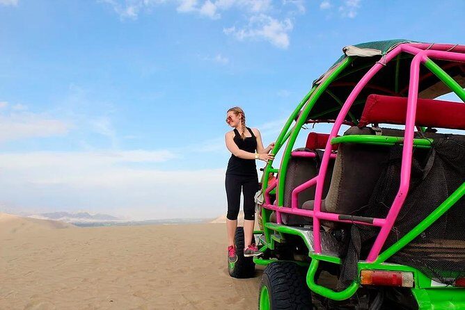Dune buggy in Huacachina - Entering Huacachina by buggy, not by walking