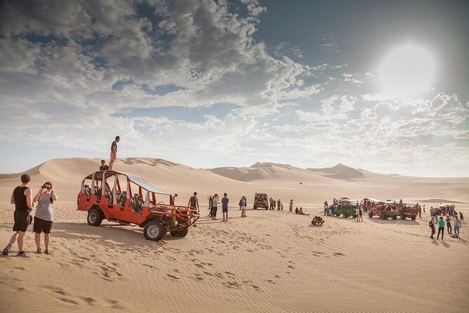 Dune buggy in Huacachina - Back to Huacachina: the ride ends near the oasis