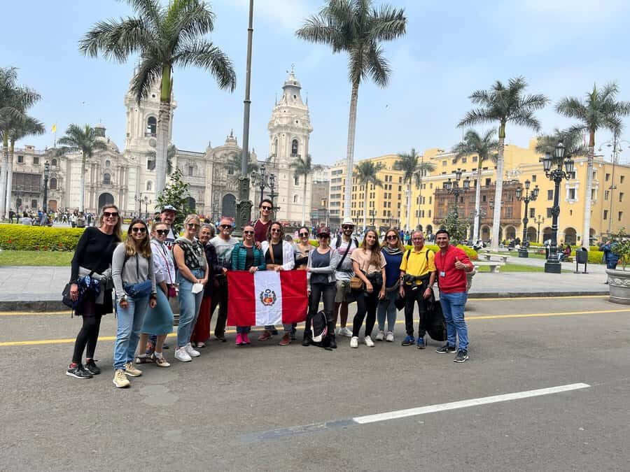 Enjoy Lima Walking Historic Center, Plaza San Martin and Plaza de Armas - Plaza San Martín: Your First Shot at Understanding Lima