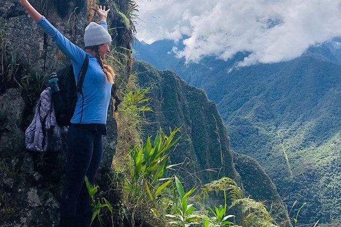 Exclusive Huayna Picchu Tour in 1 Day from Cusco - Machu Picchu entry and guides: what’s included, what you should confirm