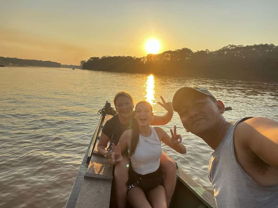 Excursion 3 days/2 nights in the jungle - Day 1: the vegetation walk, the river sunset, and caimans at dusk