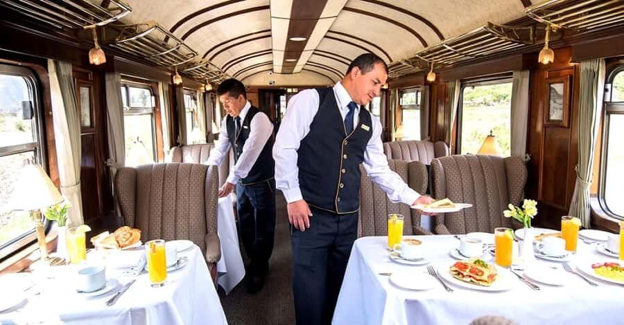 Excursion Cusco - Puno - Titicaca Observatory Train - Inside the Titicaca Observatory train cars: comfort with a view