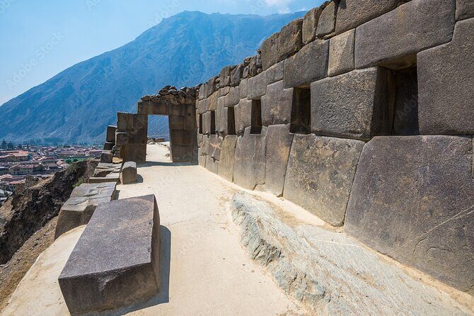 Excursion to the Sacred Valley and Machu Picchu by Panoramic Train - The next morning: entering Machu Picchu with a private guide