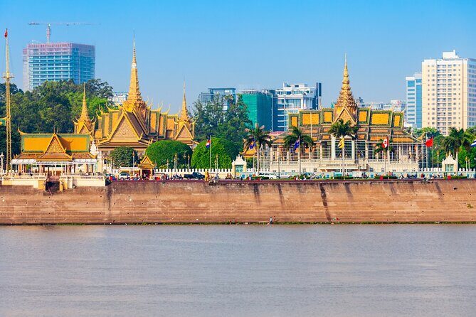 Exploring the Best of Phnom Penh: A Full Day Tour - Royal Palace + Khmer architecture: go early and look slowly