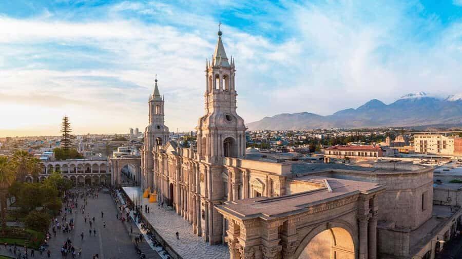 From Arequipa: Mirabus City Tour | Yanahuara Viewpoint | - Mirador de Carmen Alto: Quick Views, Quick Decisions