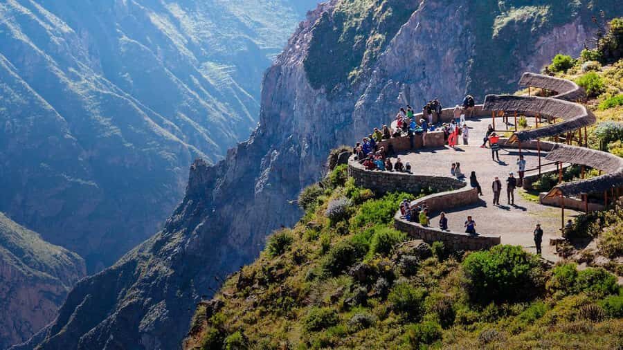 From Arequipa: Tour Colca Canyon 2 Days with End in Puno - The 4,800-meter Mirador de los Volcanes stop: worth the breath