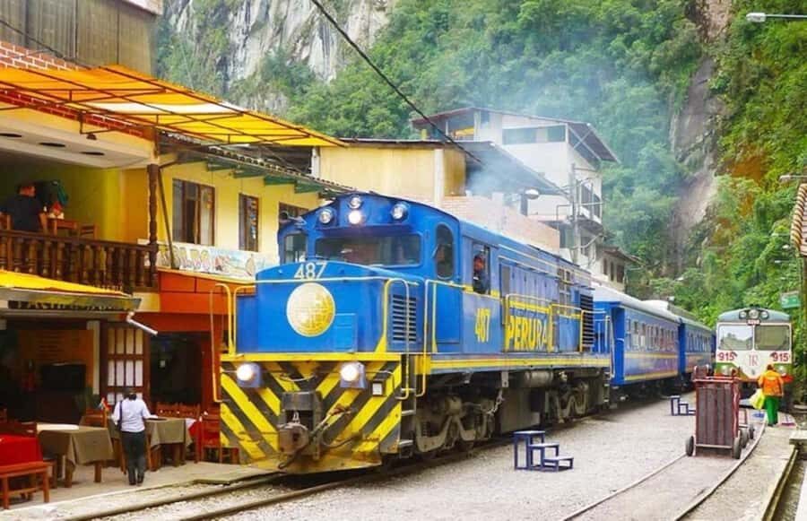 From Cusco: 2-day excursion to Machu Picchu + With Tickets - The Cusco to Ollantaytambo transfer, then the Andes train ride