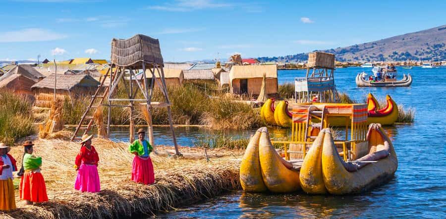 From Cusco: 3-Night Lake Titicaca Excursion - Day 2 morning: Puno base, luggage, and the Uros pickup