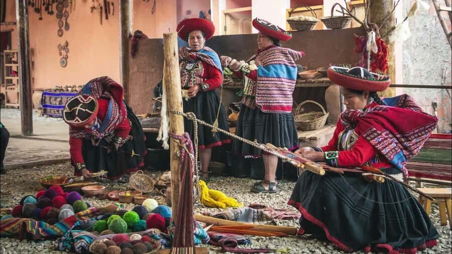 From Cusco: Chinchero Weavers, Moray, Maras Salt Mines Tour - The Guide Makes It Worth It: Clear Spanish and English Explanations