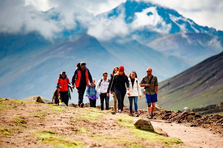 From Cusco: Guided Trip to Rainbow Mountain (6:30am option) - Hotel pickup and the 2-hour road ride: why logistics matter at altitude