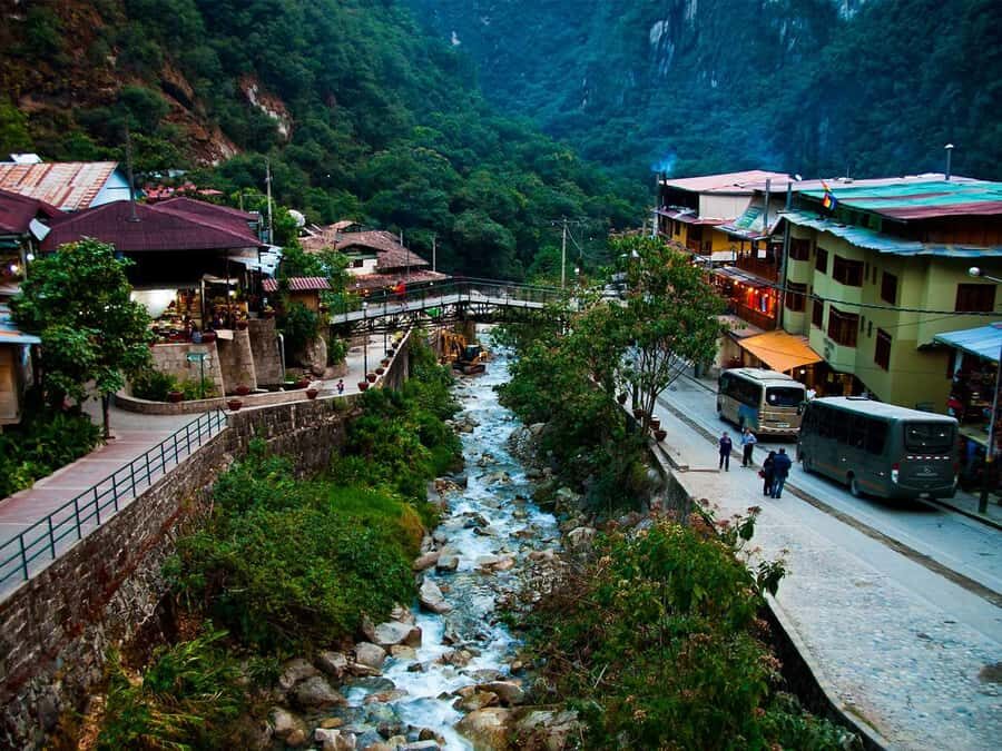 From Cusco: One-Day Round Trip to Machu Picchu by Train - From Cusco to Ollantaytambo: Setting Up the Train Day