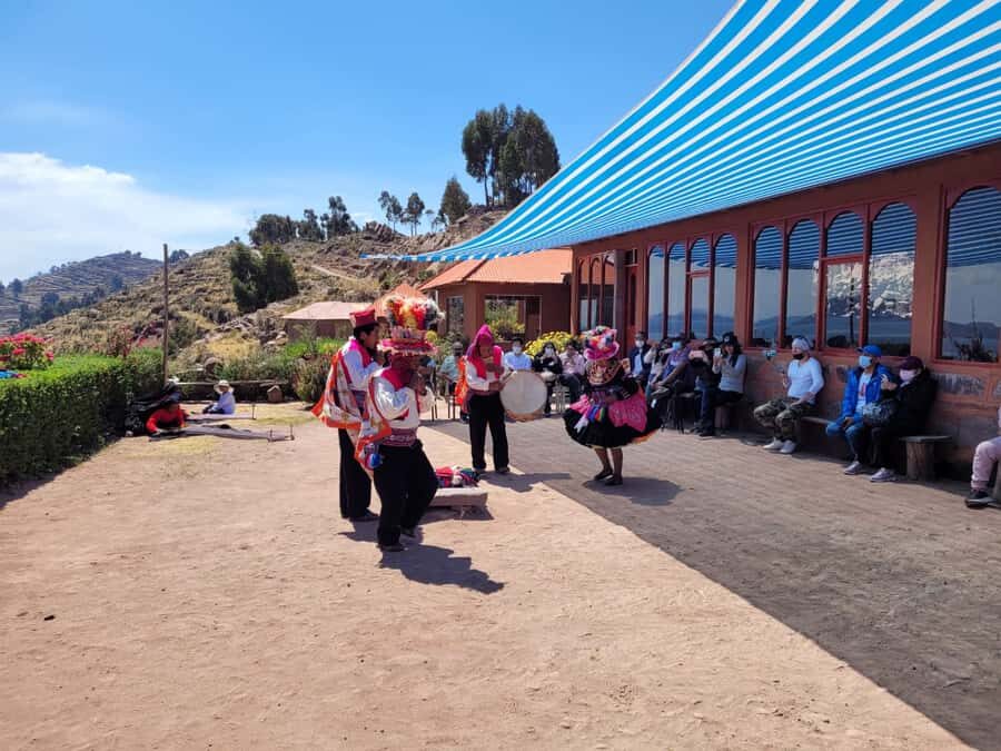 From Cusco: Puno and Uros Islands 2-Day Trip - Day 1: Andahuaylillas Chapel, Racchi, La Raya Lunch Stop, and Pucará Museum