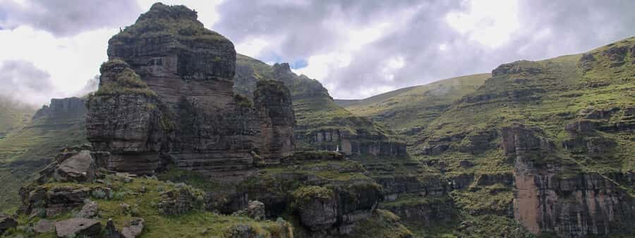 From Cusco: Waqrapukara Hike Full-Day Tour With Meals - Boxed lunch at the Apurímac River viewpoint and the return route