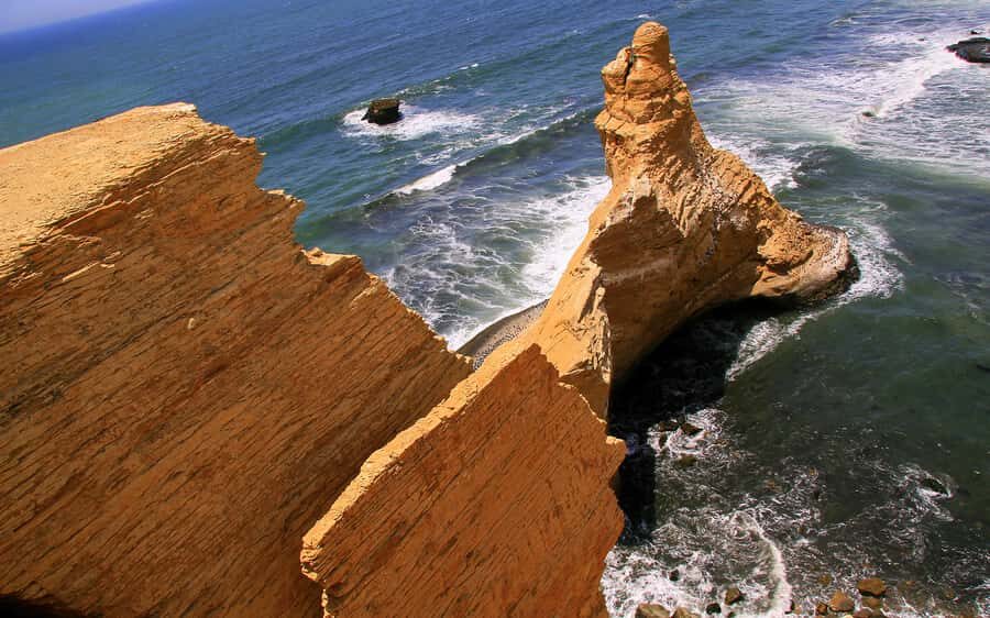 From Huacachina: Ballestas and Paracas Reserve - GROUP TOUR - Getting to El Chaco and the Candelabro stop