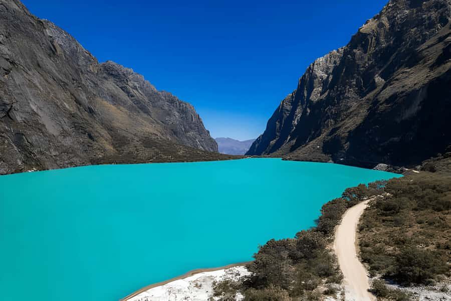 From Huaraz: Tour to Llanganuco Lakes (Chinancocha Lake) - Yungay Cemetery and Cristo Blanco: The Stop You’ll Remember
