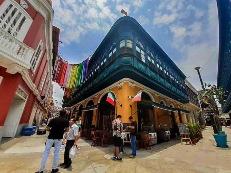 From Lima: Callao District Highlights Tour with a Guide - Callao Main Square and Constitución Street: where the port story shows on the facades