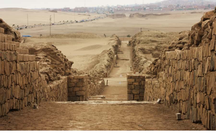 From Lima: City Tour with Catacombs & Pachacamac Inka Ruins - Lunch with a plan: using your 90-minute break well