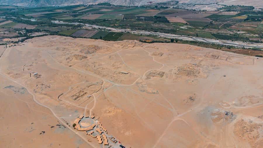 From Lima: Discover the Ancient Sites Caral & Bandurria - The Pacific viewpoint near Albufera Paraíso: closing with a wide view