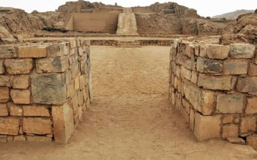From Lima: Pachacamac Inka Pyramids & The Larco Museum Tour - Guides and drivers: what style you’re likely to get