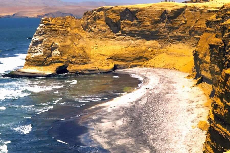 From Lima:Paracas Ballestas Islands and Ica Oasis 1 day Tour - Ica time: guided city tour plus free time that you can actually use