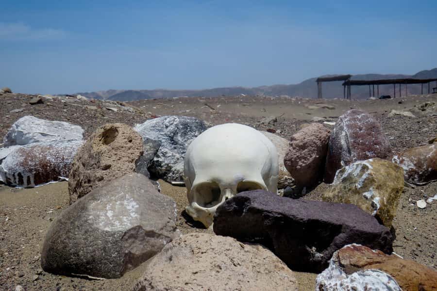 From Nazca: Chauchilla Cemetery Tour and Artisans Workshop - The pacing trick: guided learning first, then time to roam