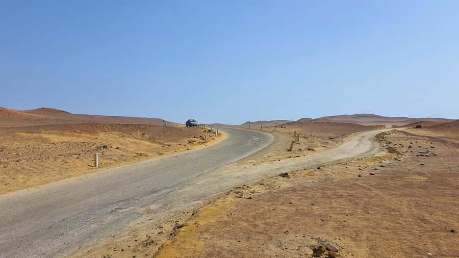 From Paracas: Paracas National Reserve Private Tour - Playa Roja and Lagunillas Beach: color + coastline time