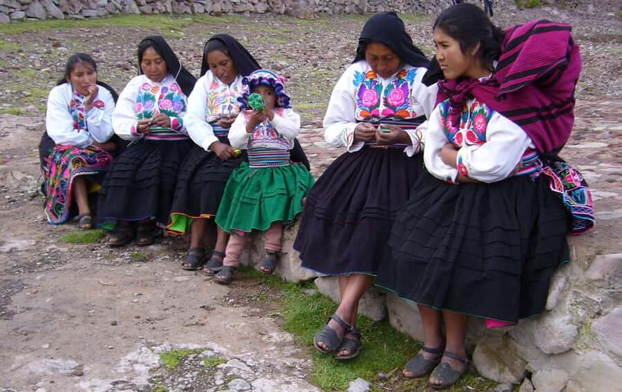 FromPuno: Uros and Amantani Islands Full-Day Tour with Lunch - The sacred-lake cruise segment: what to focus on
