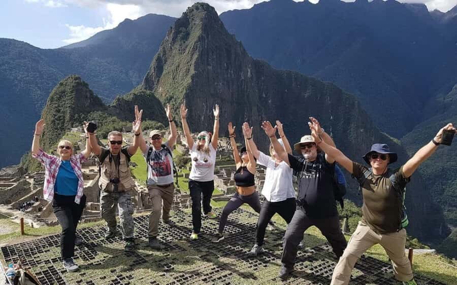 Guide in Machu Picchu - The climb to Casa del Guardián and the smart photo break