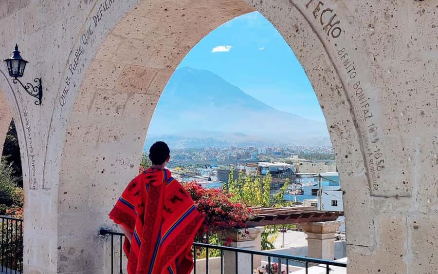Half-day tour in Arequipa: Sillar route - Culebrillas Ravine Walk: Short Trek, Big Meaning