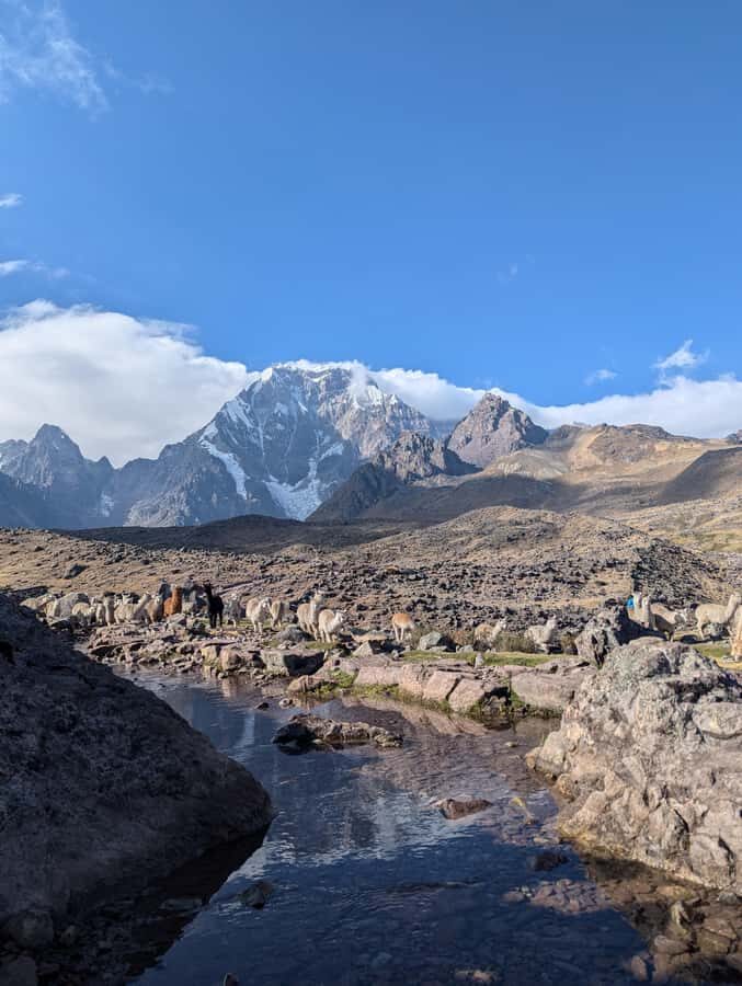 Horseback Riding at 7 lakes Ausangate Private |Optional Hike - The seven-lagoon section: guided walking, Andes vegetation, and changing colors