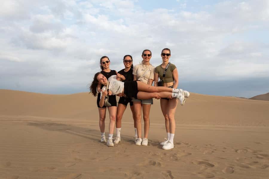 Huacachina: Sandboarding and 4x4 Desert Adventure - What to do after: walk around the oasis area