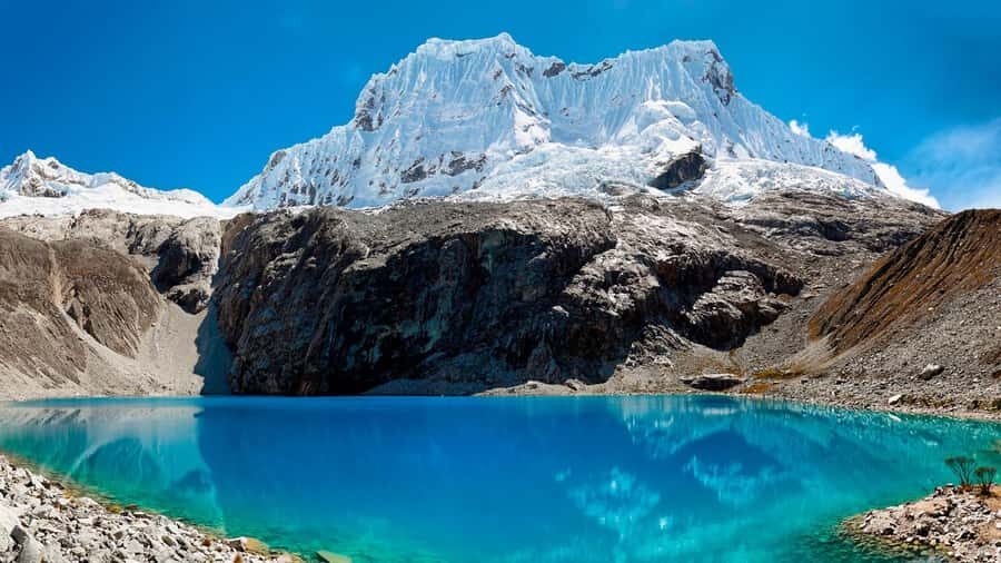 Huaraz: Visit to Laguna 69 - The morning drive: pickup between 4:00 and 5:00 a.m.