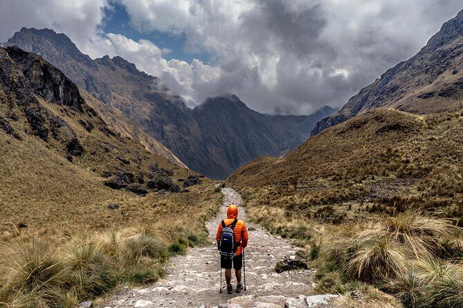 Inca Trail 4 Day Adventure to Machu Picchu with Panoramic Train - Train Ride Back: Aguas Calientes to Ollantaytambo, Plus Upgrade Options