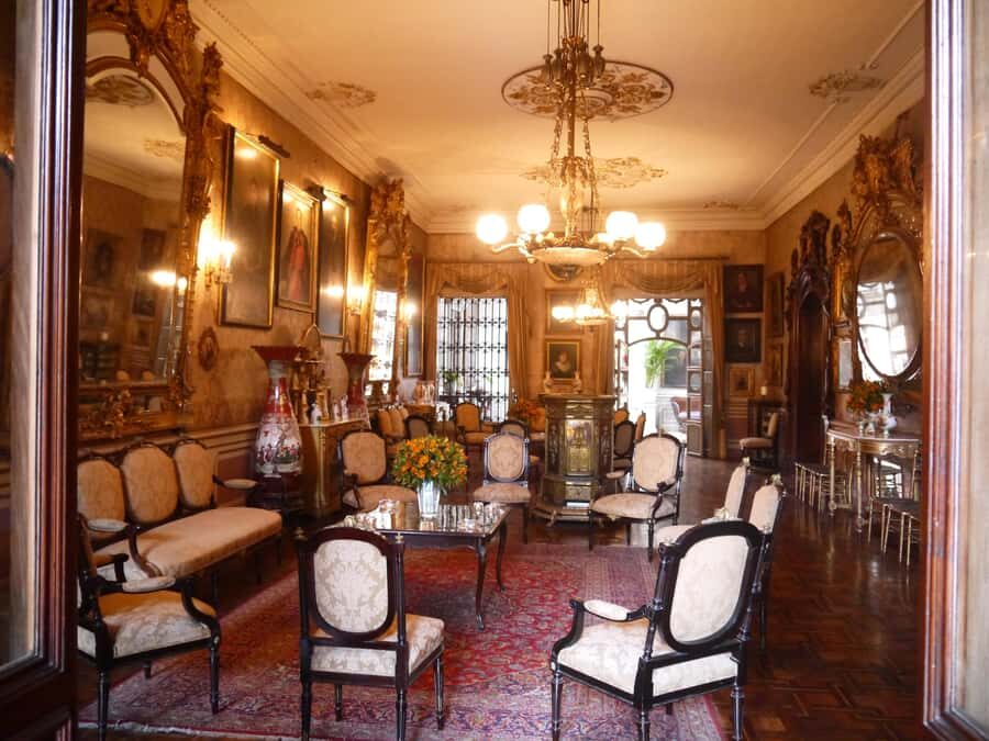 La casa de Aliaga, an alive colonial jewel at Lima center. - Practical tips that will make the visit smoother