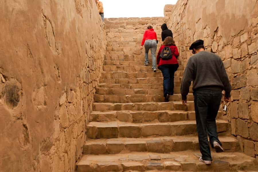 Lima: Barranco and Temple of Pachacamac Half Day Tour - Guided Barranco stop: what to focus on during the 45 minutes
