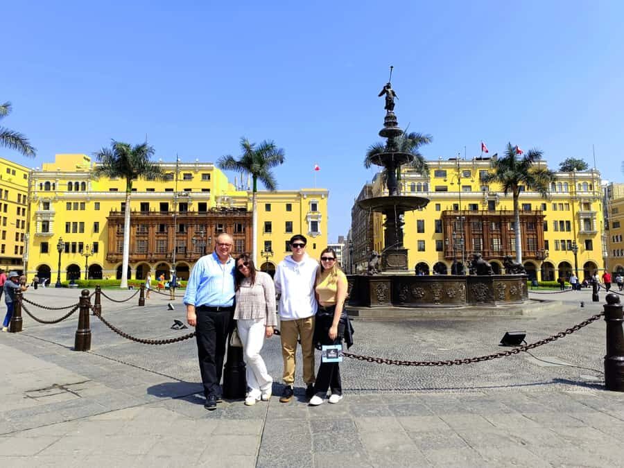 Lima: City Highlights Walking Tour & Catacombs - Plaza San Martín: Start where Lima feels ceremonial