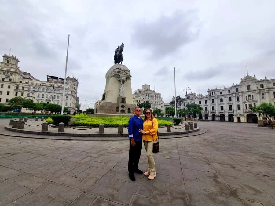 Lima: City Highlights Walking Tour & Catacombs - San Francisco de Asís: The monastery complex above ground