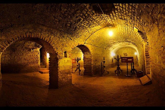 Lima City tour and Catacombs Museum (04 hours) Private Tour with guide in Lima - Iglesia San Francisco de Asís and the Catacombs Museum: the 1-hour emotional hit