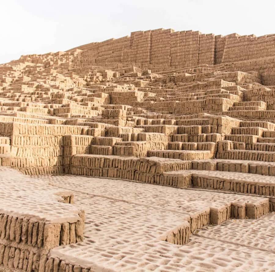 Lima city tour: Larco Museum and Huaca Pucllana - Larco Museum: ceramics and jewelry with real context