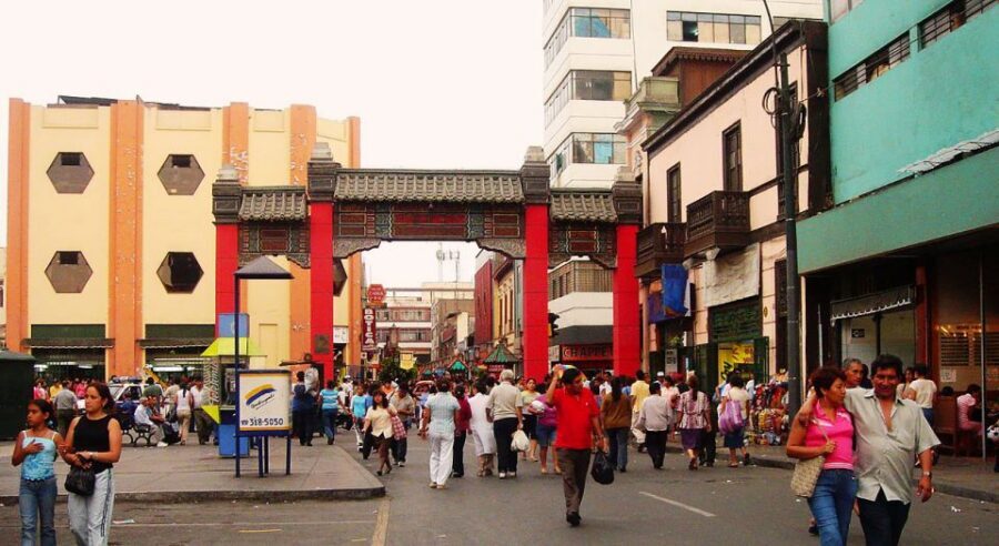 Lima: Flavors and Tradition Walking Tour with Food Tasting - What to bring (and what to skip) for an easy 4-hour walk