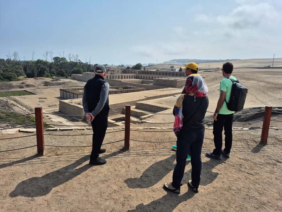 Lima Full-Day Main Attractions Tour - Barranco lunch in a family-house restaurant: the calm middle of the day