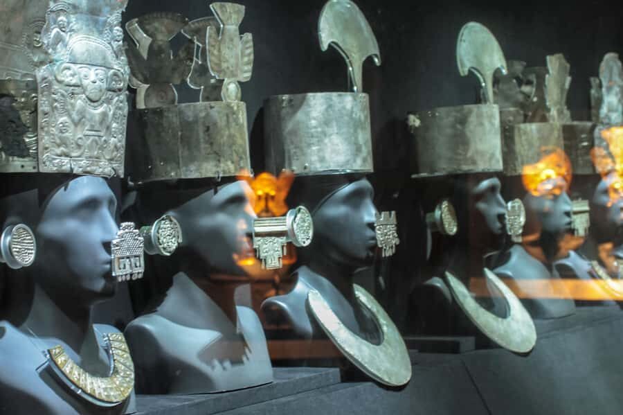 Lima: Half-Day Colonial Lima and Larco Museum Tour - The Cathedral stop: 30 minutes that give context