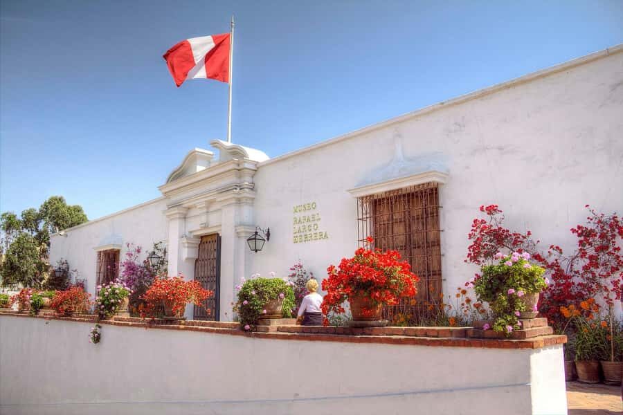 Lima: Half-Day Private Lima City Tour and Larco Museum - Casa Aliaga: The Colonial House Tied to Pizarro and Jerónimo de Aliaga