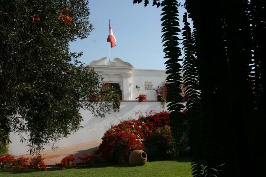 Lima: Half-Day Private Lima City Tour and Larco Museum - Plaza Mayor and Lima Cathedral: Spanish Empire in Stone