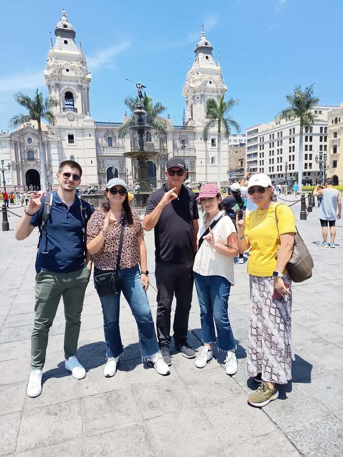 Lima: Historic Center Walking Tour with Pisco Sour Tasting - Who should book this tour (and who might want something else)
