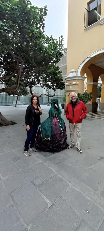 Lima: Historic Center Walking Tour with Pisco Sour Tasting - Plaza San Martín: the starting line and your first real landmark