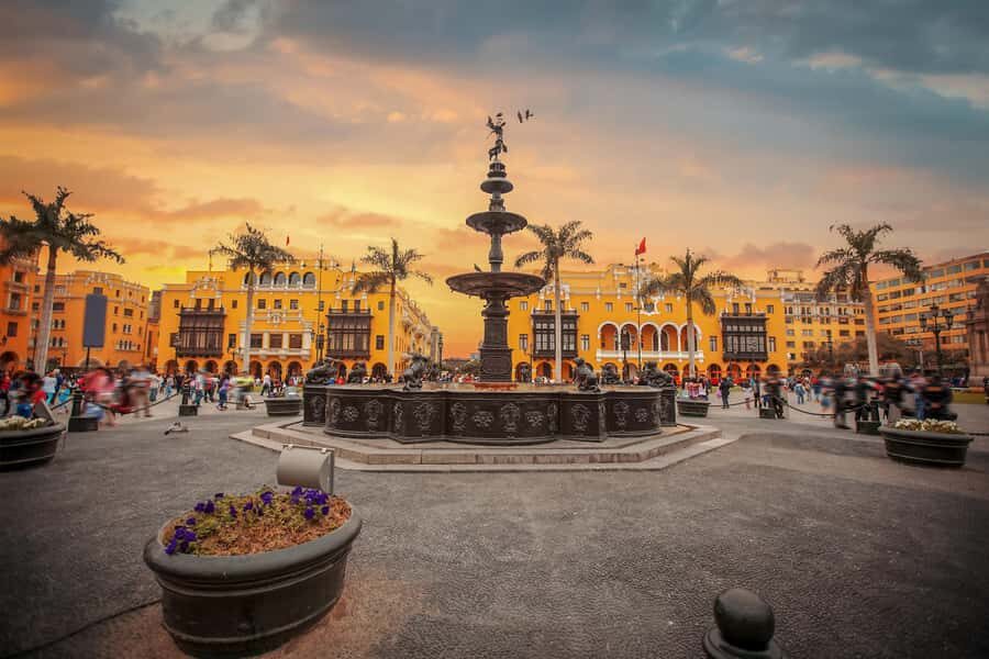 Lima: Historic Downtown, Miraflores & Catacombs Private Tour - A four-hour route that actually makes sense in Lima