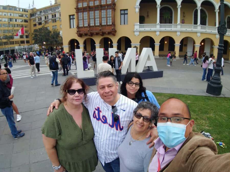 Lima: Historic Downtown, Miraflores & Catacombs Private Tour - Downtown Lima in one guided sweep: cathedral, palaces, and Plaza San Martín