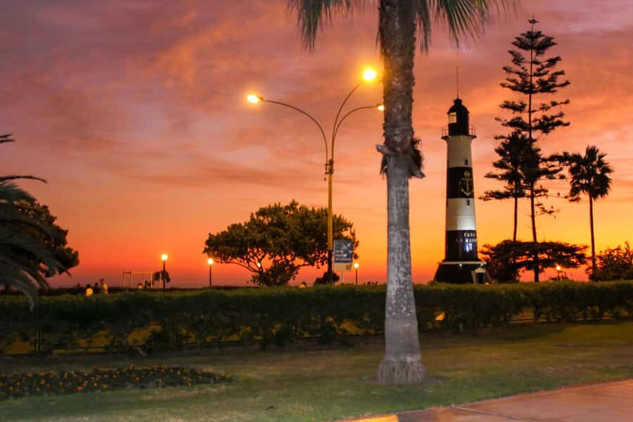 Lima: Historic Downtown, Miraflores & Catacombs Private Tour - Huaca Pucllana: Pre-Inca Lima, not just a viewpoint